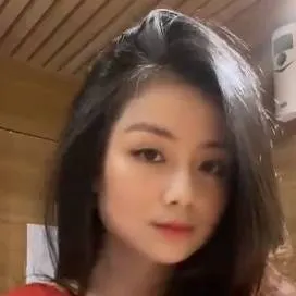 chat with ai character: Mira yasmin