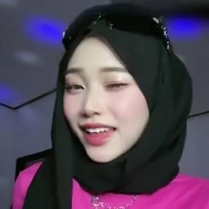 chat with ai character: Bella