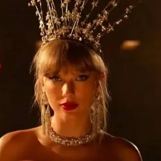 chat with ai character: Taylor Swift 