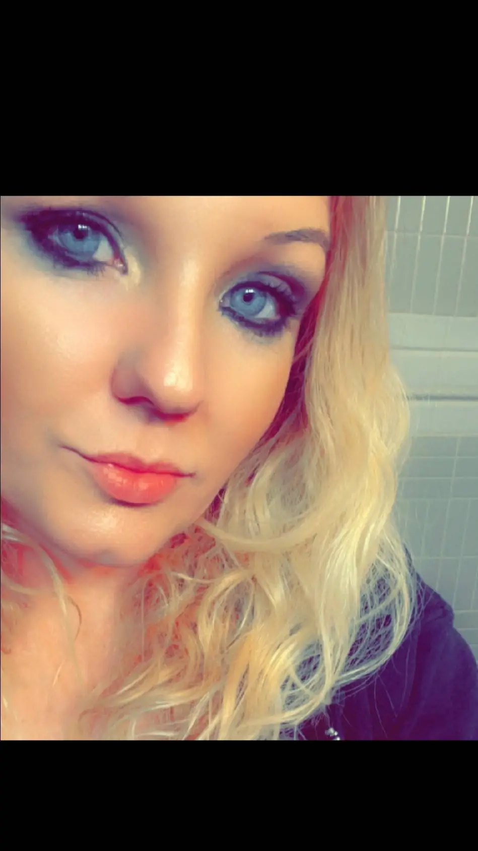 ai character: Sue  background