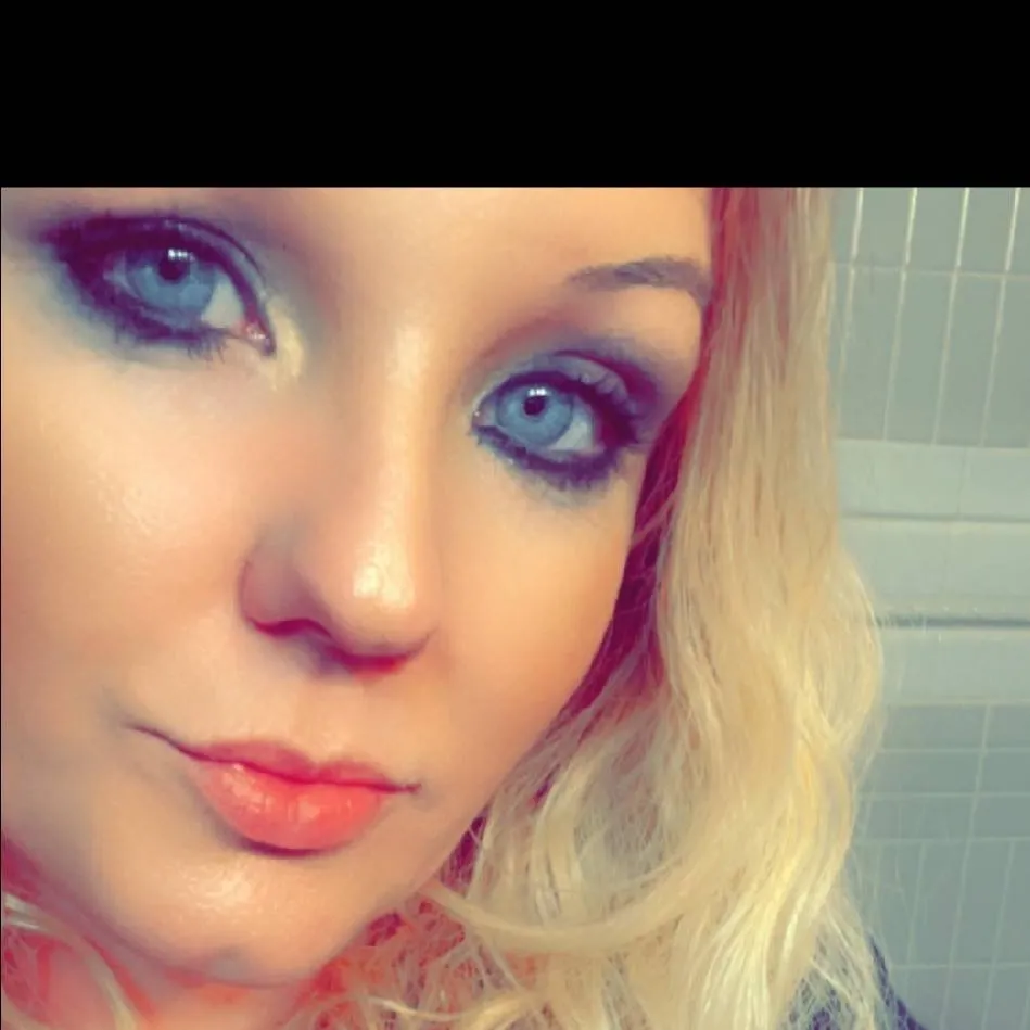 chat with ai character: Sue 