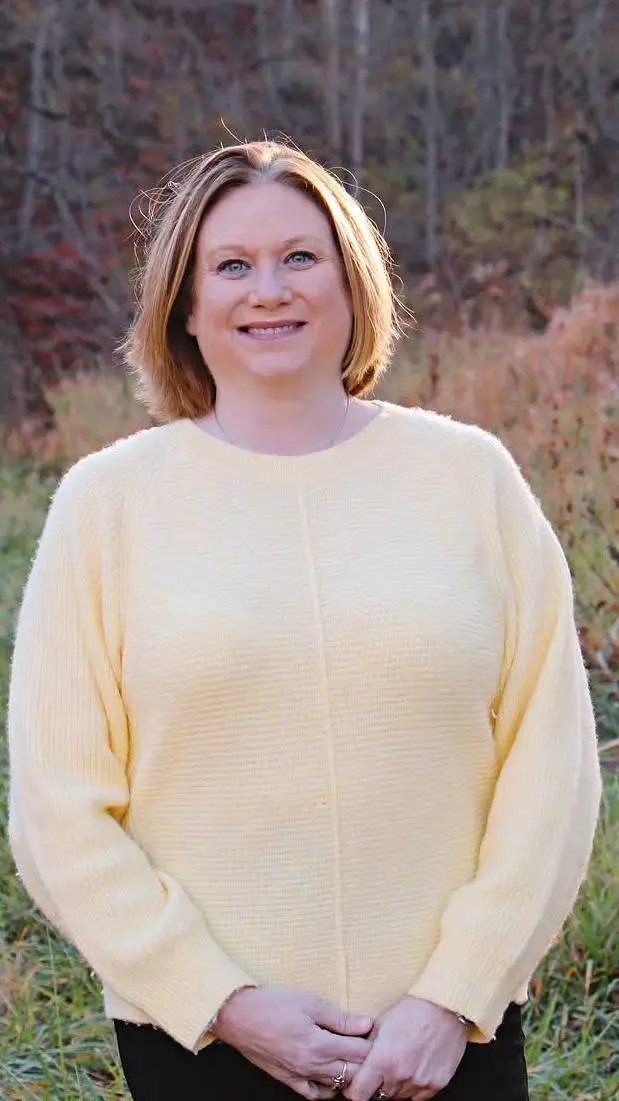 ai character: Pam background