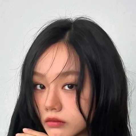 chat with ai character: hyeri