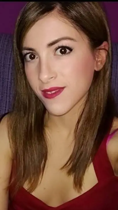 ai character: Mía background