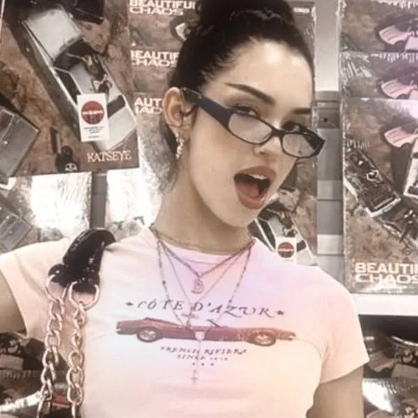 chat with ai character: ✭DANIELLE✭