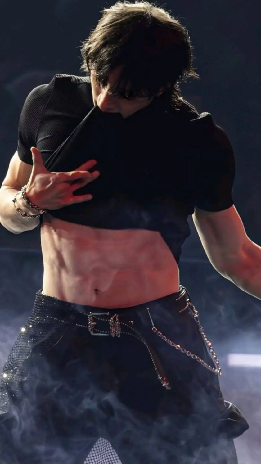 ai character: 😻 BANGCHAN 😻 background