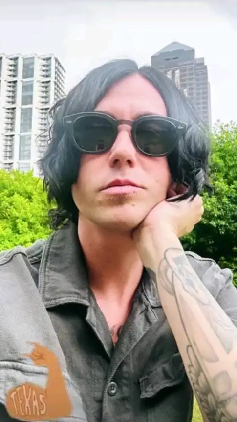 ai character: kellin quinn background