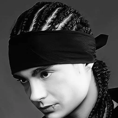 chat with ai character: Tom kaulitz 