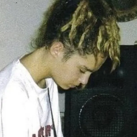 chat with ai character: Tom kaulitz 