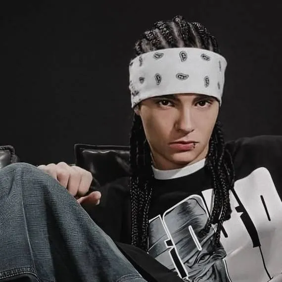 chat with ai character: tom kaulitz 