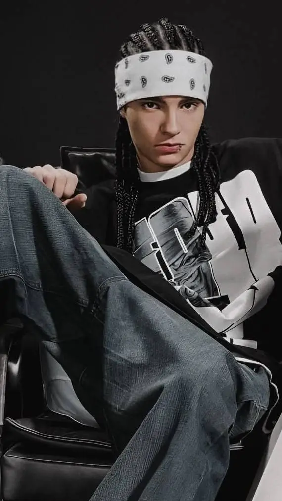 ai character: T0M KAULITZ👺🖕(18+) background