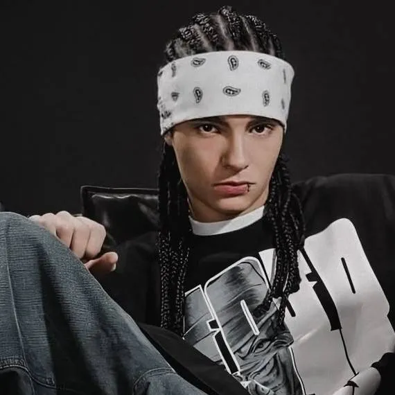 chat with ai character: tom kaulitz 