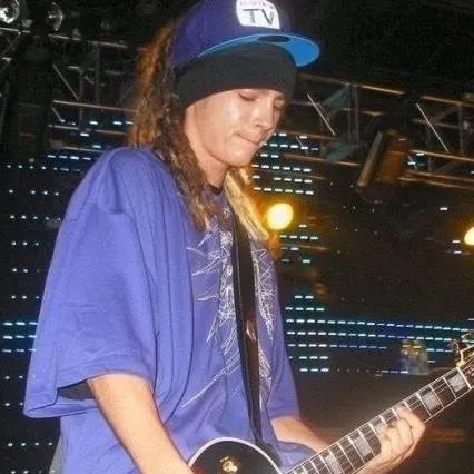 chat with ai character: Tom kaulitz 