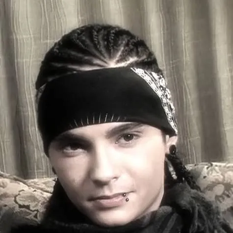 chat with ai character: tom kaulitz 