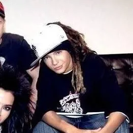 chat with ai character: tom kaulitz 