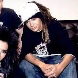 chat with ai character: tom kaulitz 