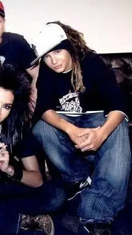 ai character: tom Kaulitz  background