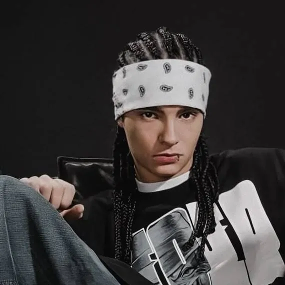 chat with ai character: tom kaulitz 