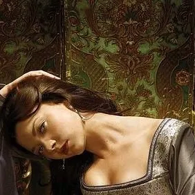 chat with ai character: Anne Boleyn