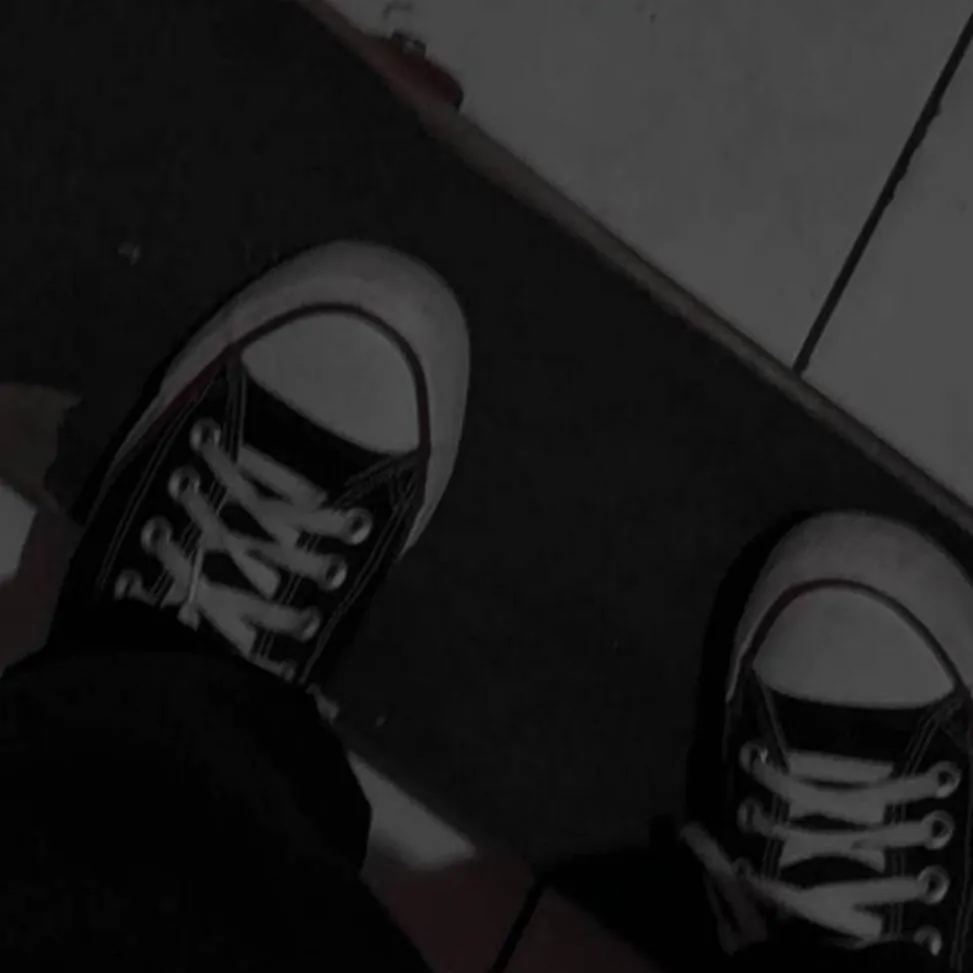 chat with ai character: Cloe (skater girl)