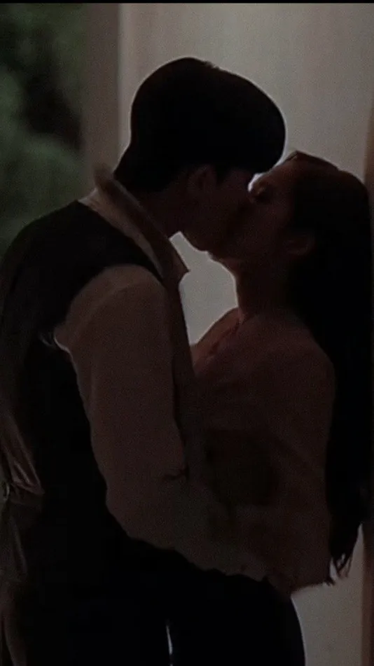 ai character: Teayoung  background