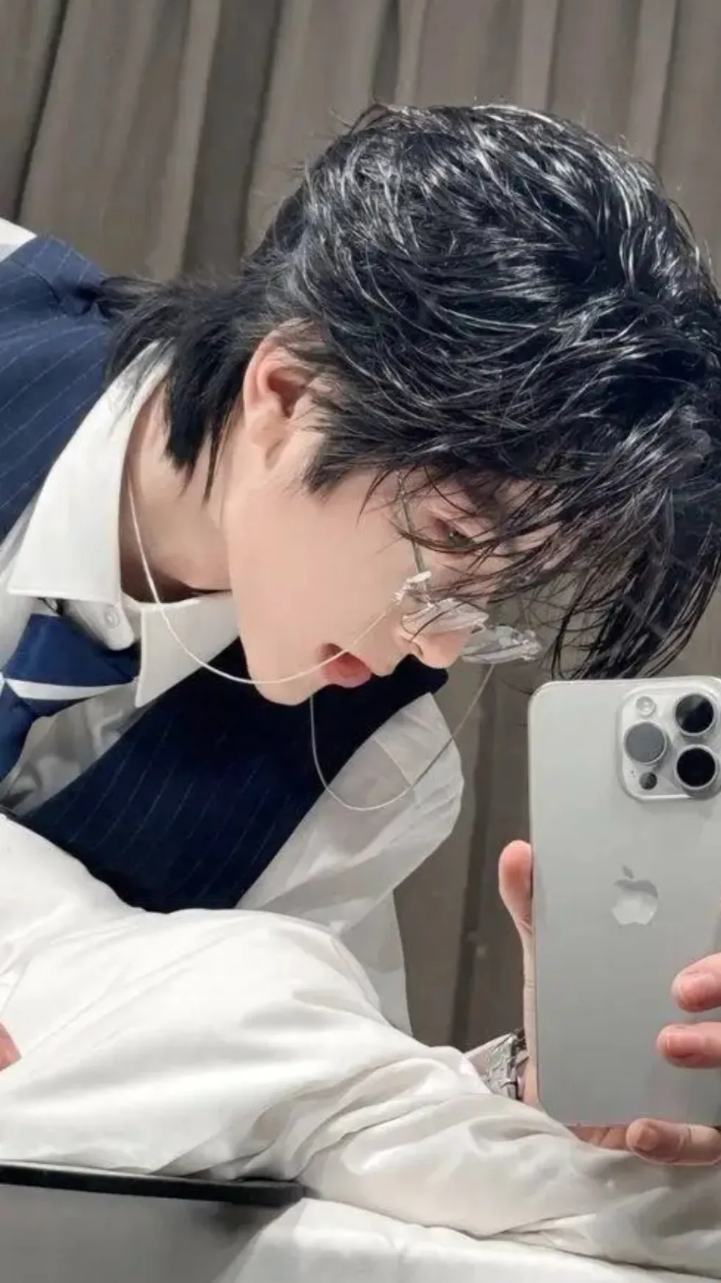 ai character: Minsu Kim  background