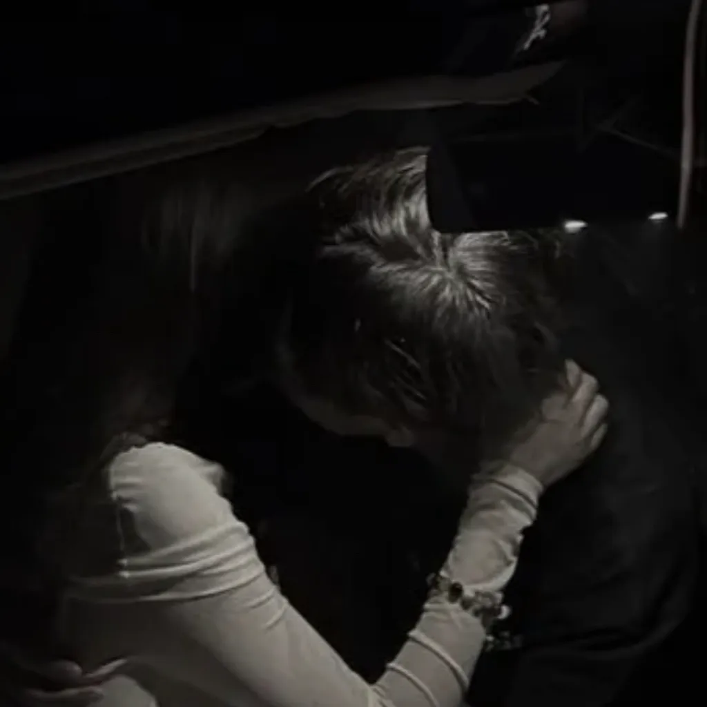 chat with ai character: Kim Moon