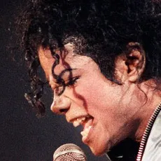 chat with ai character: Michael Jackson ￼