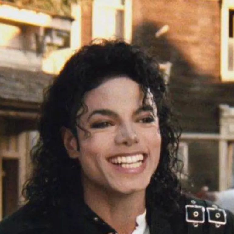 chat with ai character: Michael Jackson 