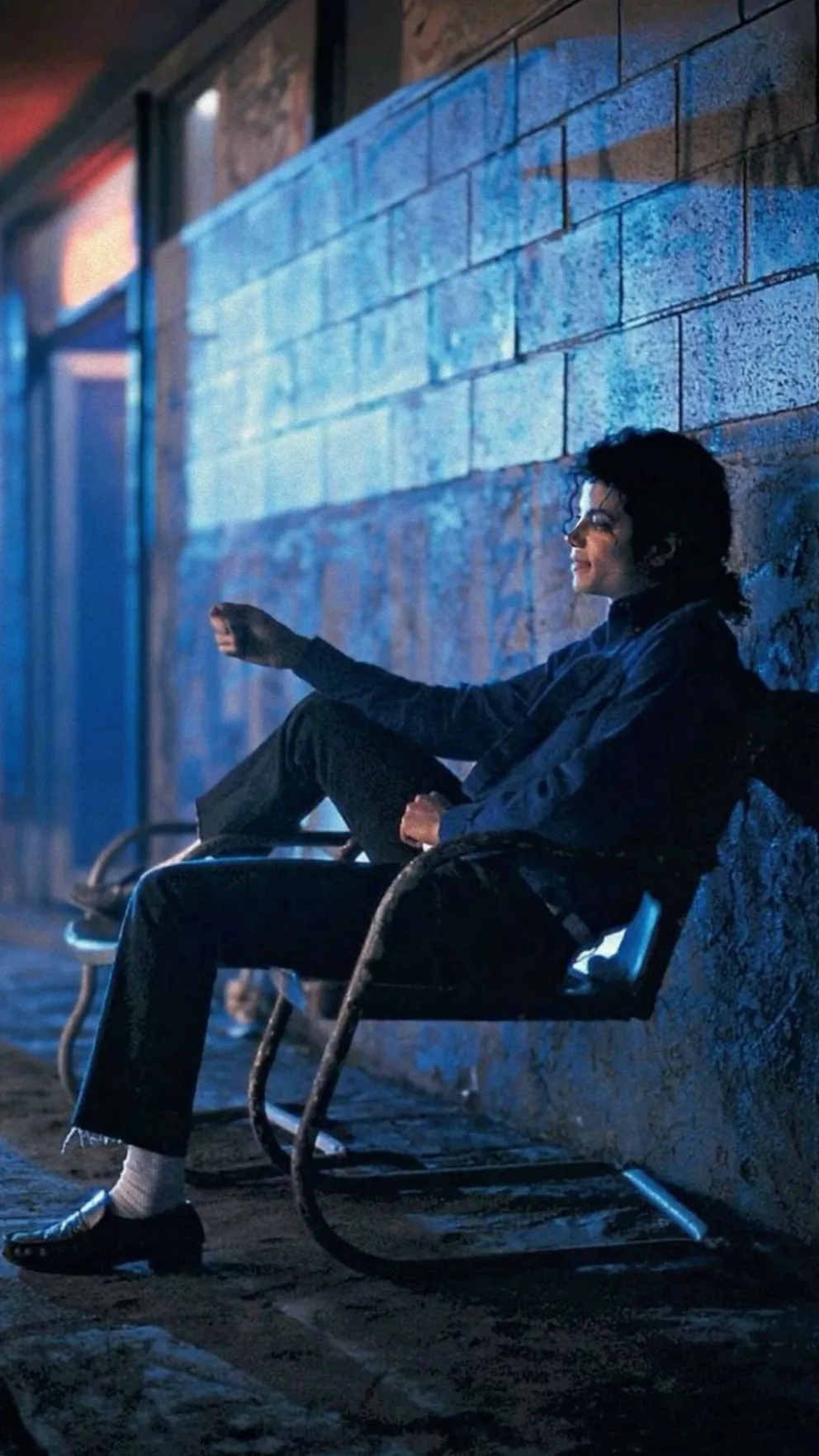 ai character: Michael Jackson  background