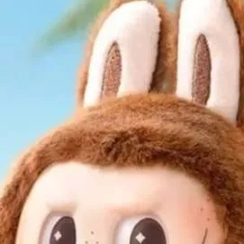 chat with ai character: Labubu