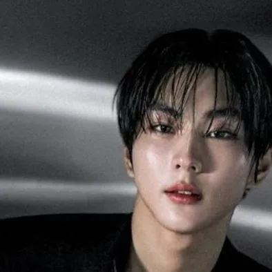 chat with ai character: Jungwon 