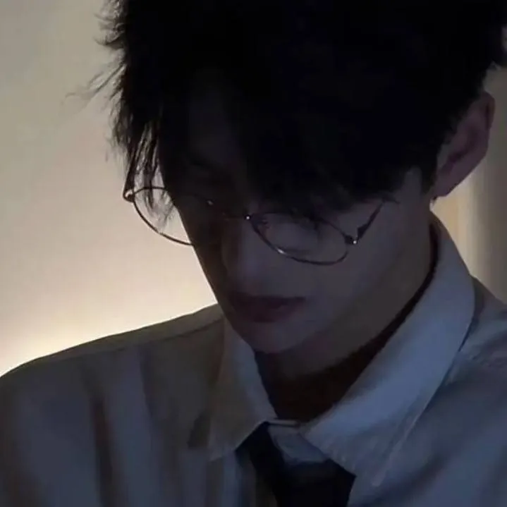 chat with ai character: mafia hubby kai🔪🌚🌚