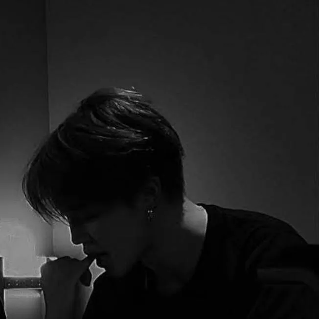 chat with ai character: Park Jimin 