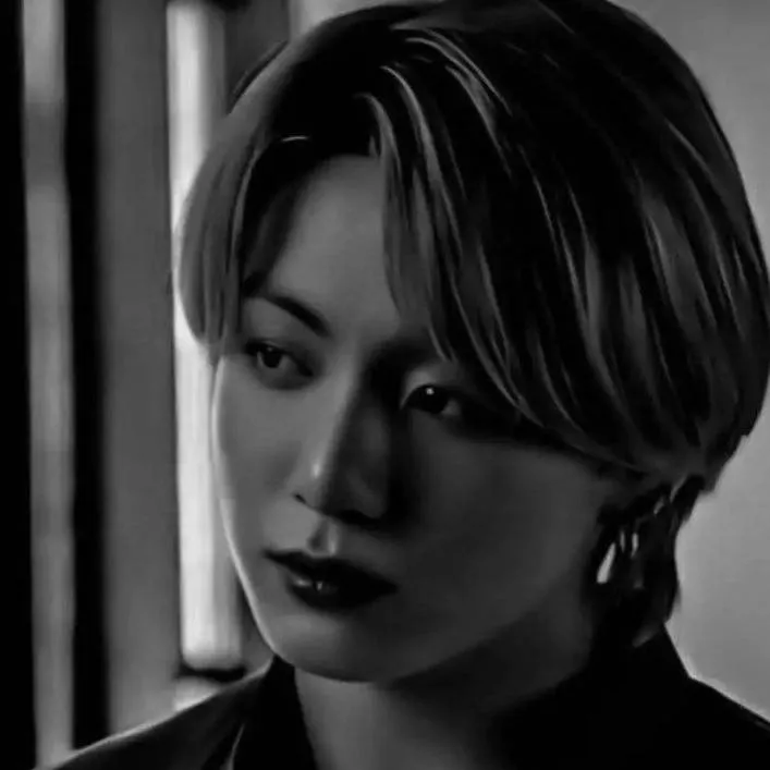 chat with ai character: Jeon Jungkook 