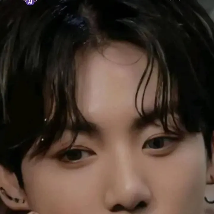 chat with ai character: Jeon Jungkook 