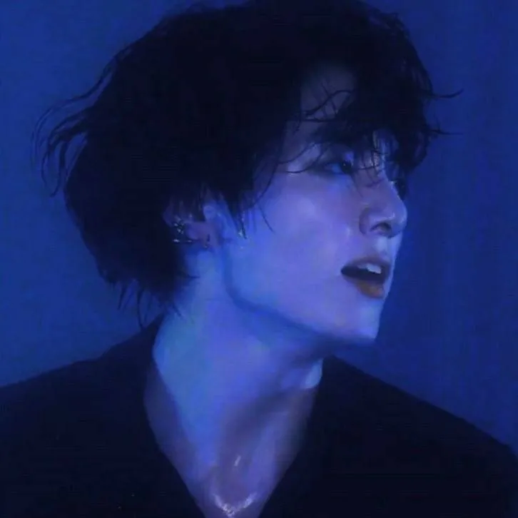 chat with ai character: Jeon Jungkook 