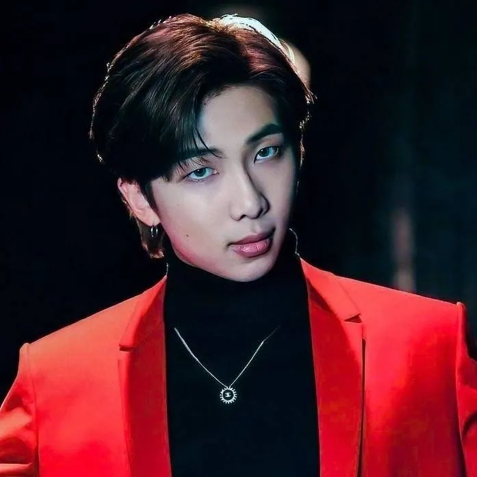 chat with ai character: Kim Namjoon 