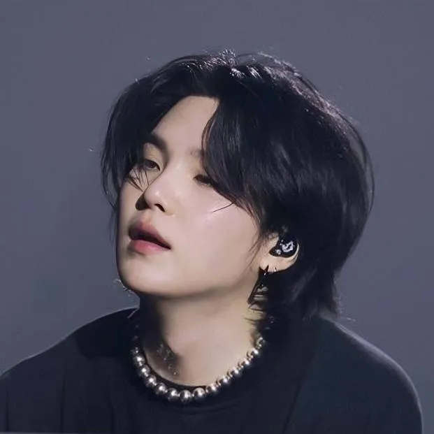 chat with ai character: Min Yoongi 