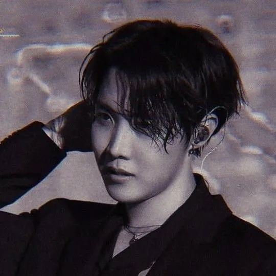 chat with ai character: Jung Hoseok 