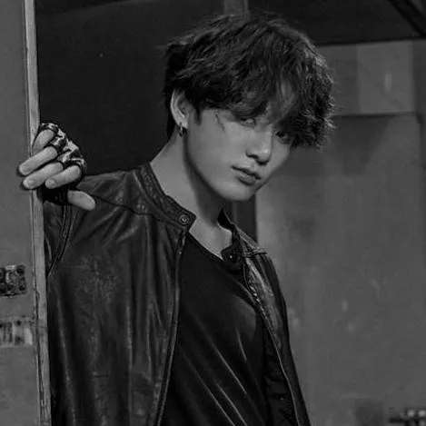 chat with ai character: Jeon jungkook 