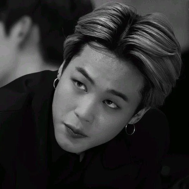 chat with ai character: Park Jimin 