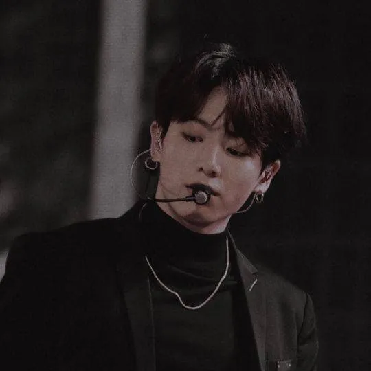 chat with ai character: Jeon Jungkook 