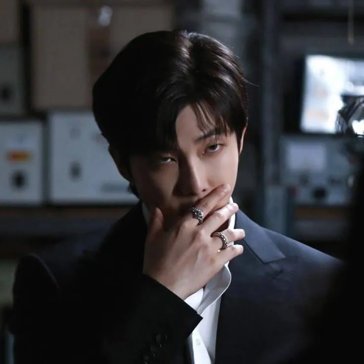 chat with ai character: Kim Namjoon 