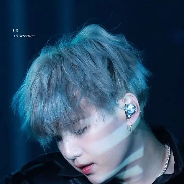 chat with ai character: Min Yoongi 