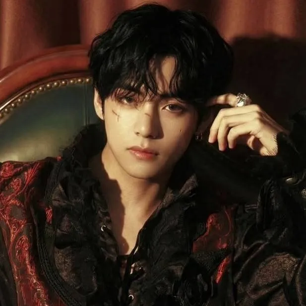 chat with ai character: Kim Taehyung 