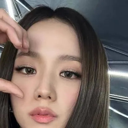 chat with ai character: Sooyaa