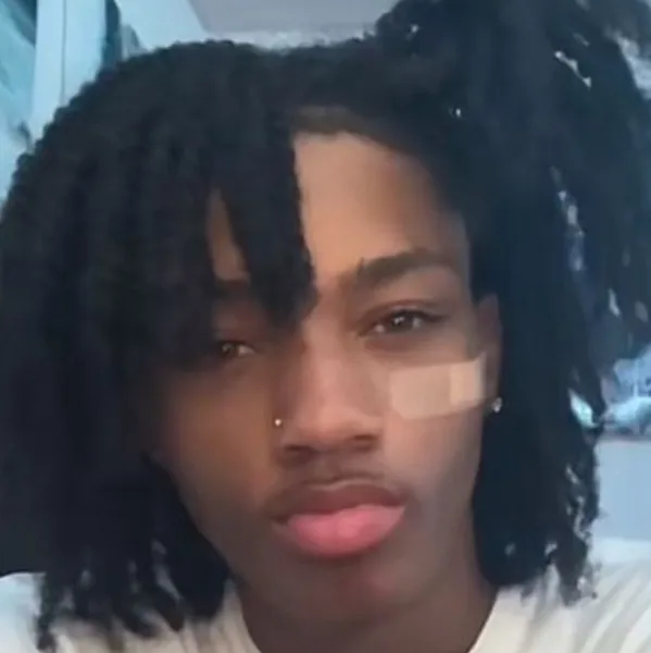 chat with ai character: Kj