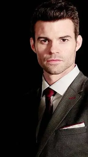 ai character: Elijah Mikaelson  background