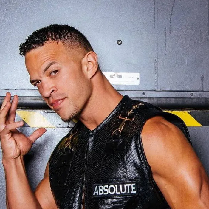 chat with ai character: Ricky Starks 